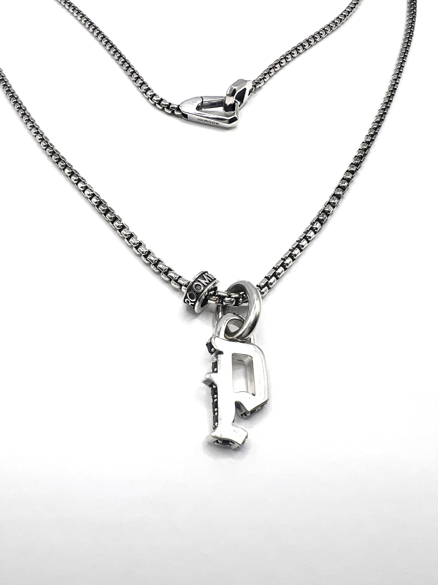 STERLING SILVER INITIAL LETTER P PENDANT IN OLD ENGLISH WITH CHAIN /PROTOTYPE