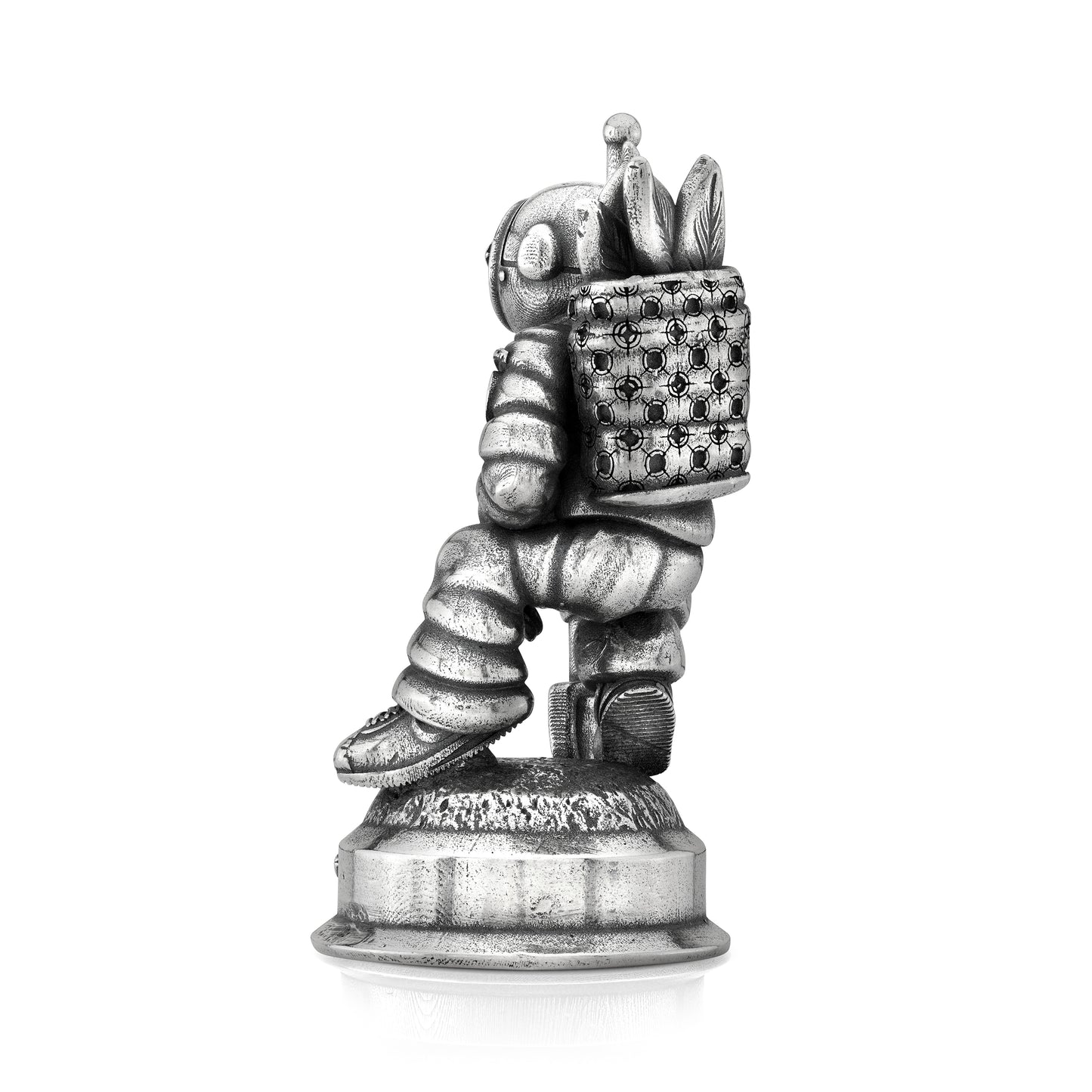 The Intergalactic (squatting) in Silver