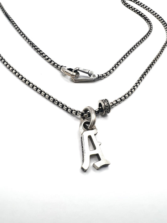 INITIAL LETTER PENDANT IN OLD ENGLISH WITH CHAIN /PROTOTYPE