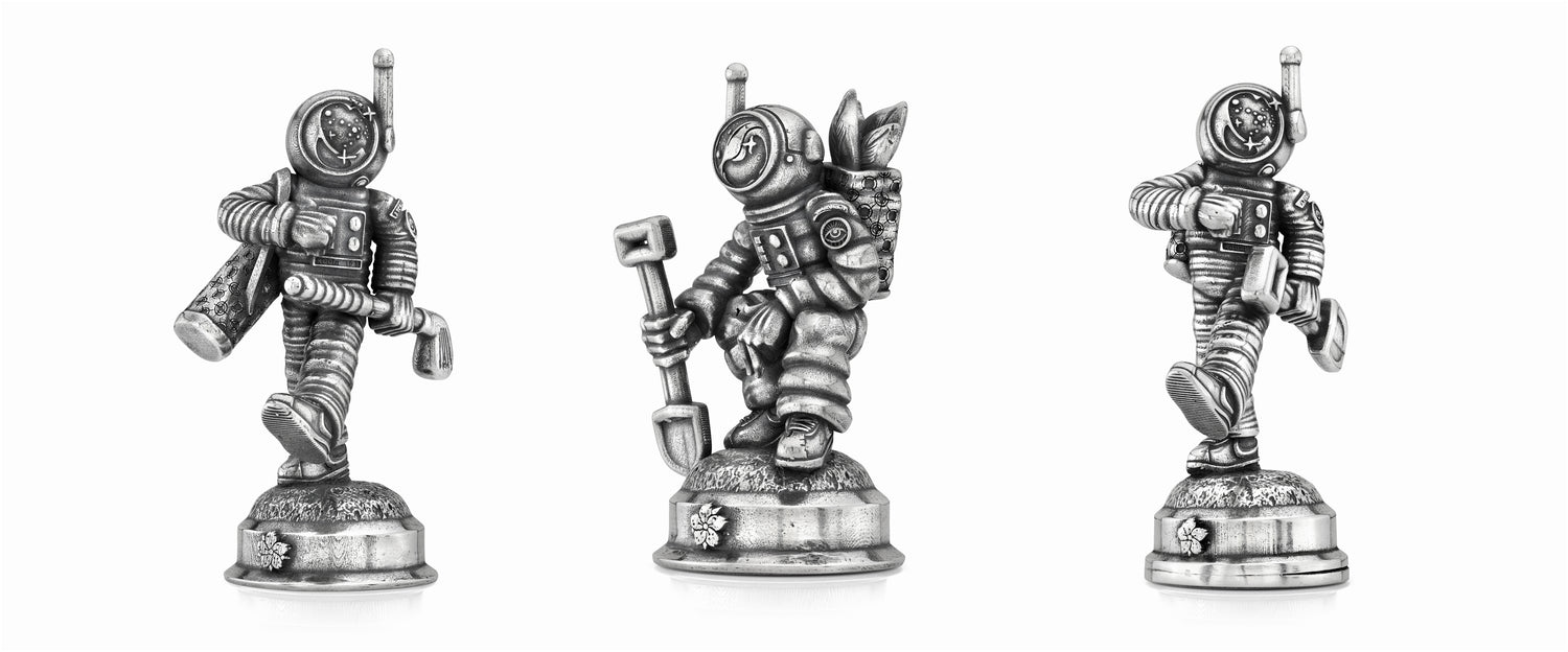 3 space man statues