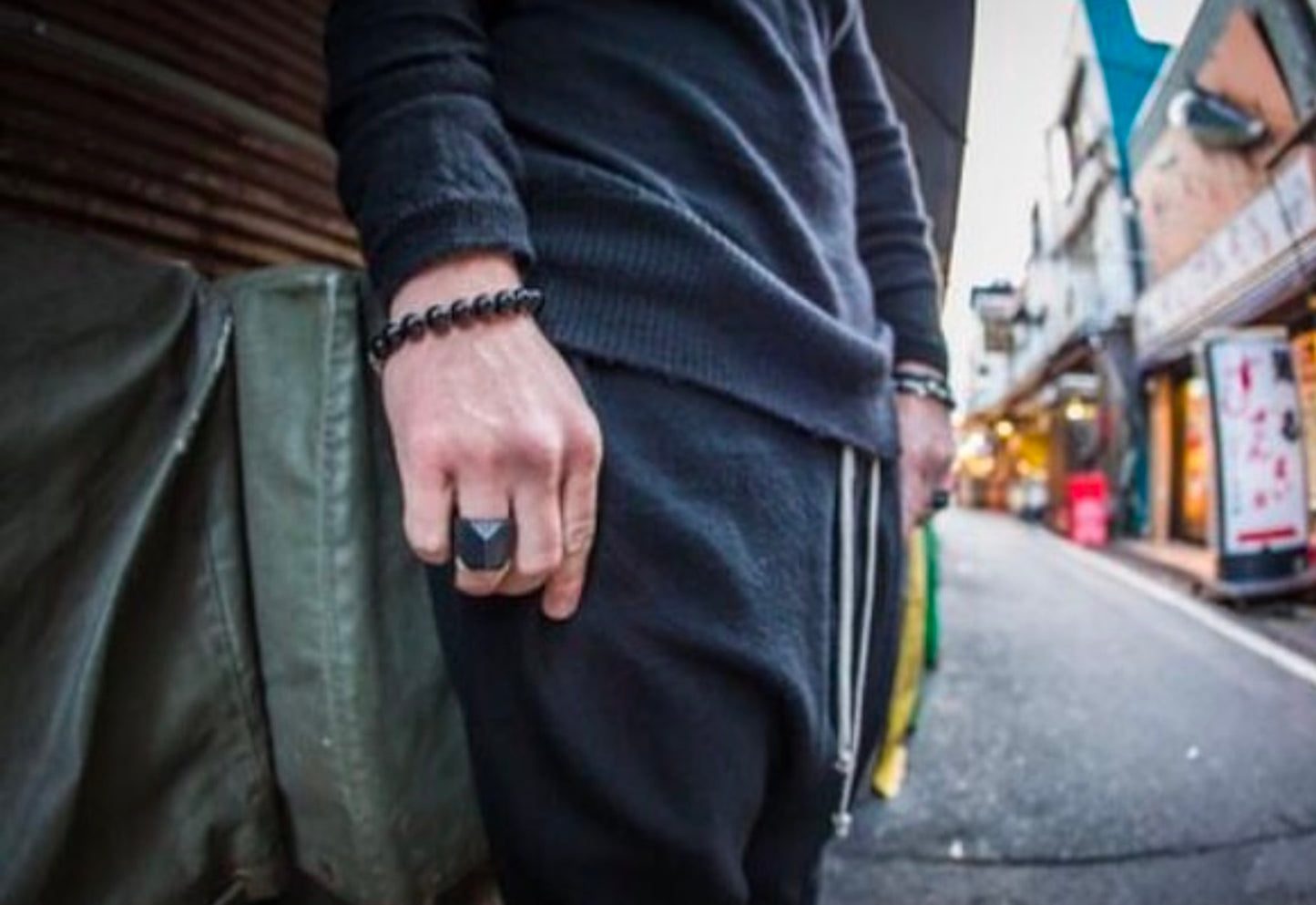 STRIPED TALON RING